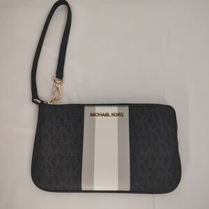 SOLD! Michael Kors Jet Set Travel Large Top Zip Wristlet EUC